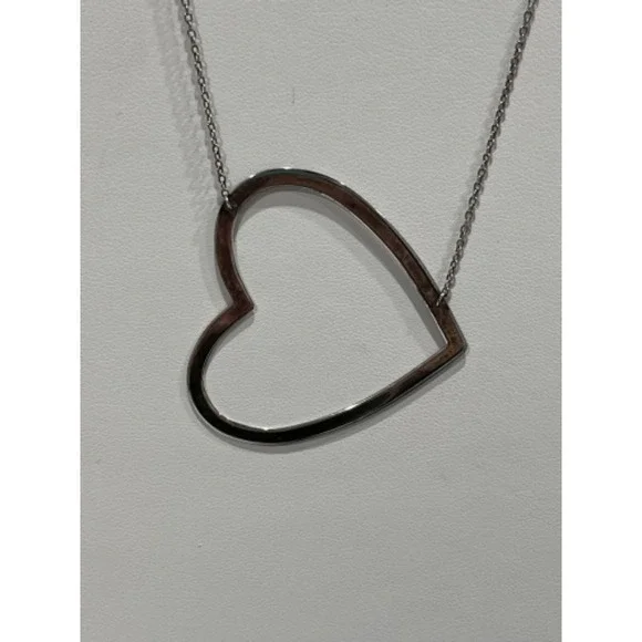 Heart Pendant Necklace Silver Tone Chain Minimalist Modern Fashion Jewelry - Picture 2 of 4